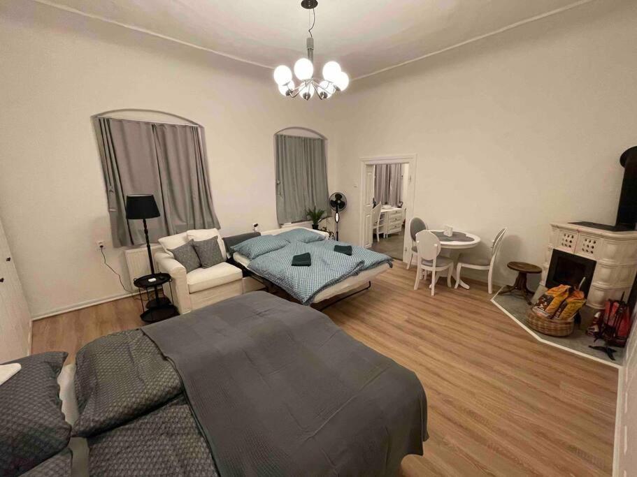 Good Old Times Apartment Братислава Екстериор снимка