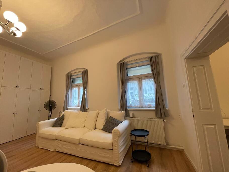 Good Old Times Apartment Братислава Екстериор снимка