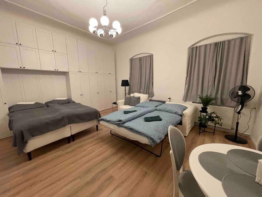 Good Old Times Apartment Братислава Екстериор снимка